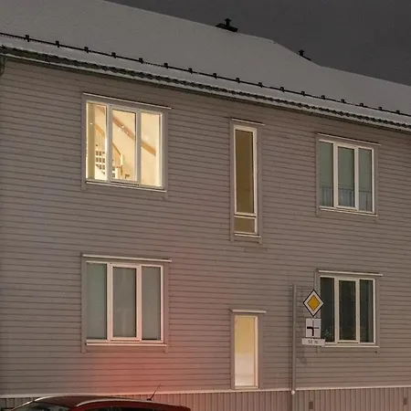 Northern Lights Modern Urban Gem 公寓