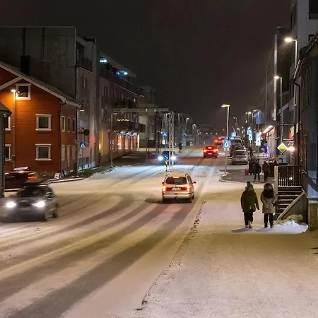 Northern Lights Modern Urban Gem *