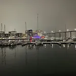 Northern Lights Modern Urban Gem דירה *